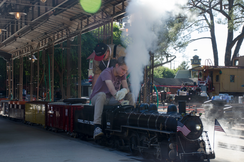 Illustration for article titled BLACKTOP RANGER FEATURE: FULL STEAM AHEAD. A WEEKEND AT THE LOS ANGELES LIVE STEAMERS RAILROAD MUSEUM